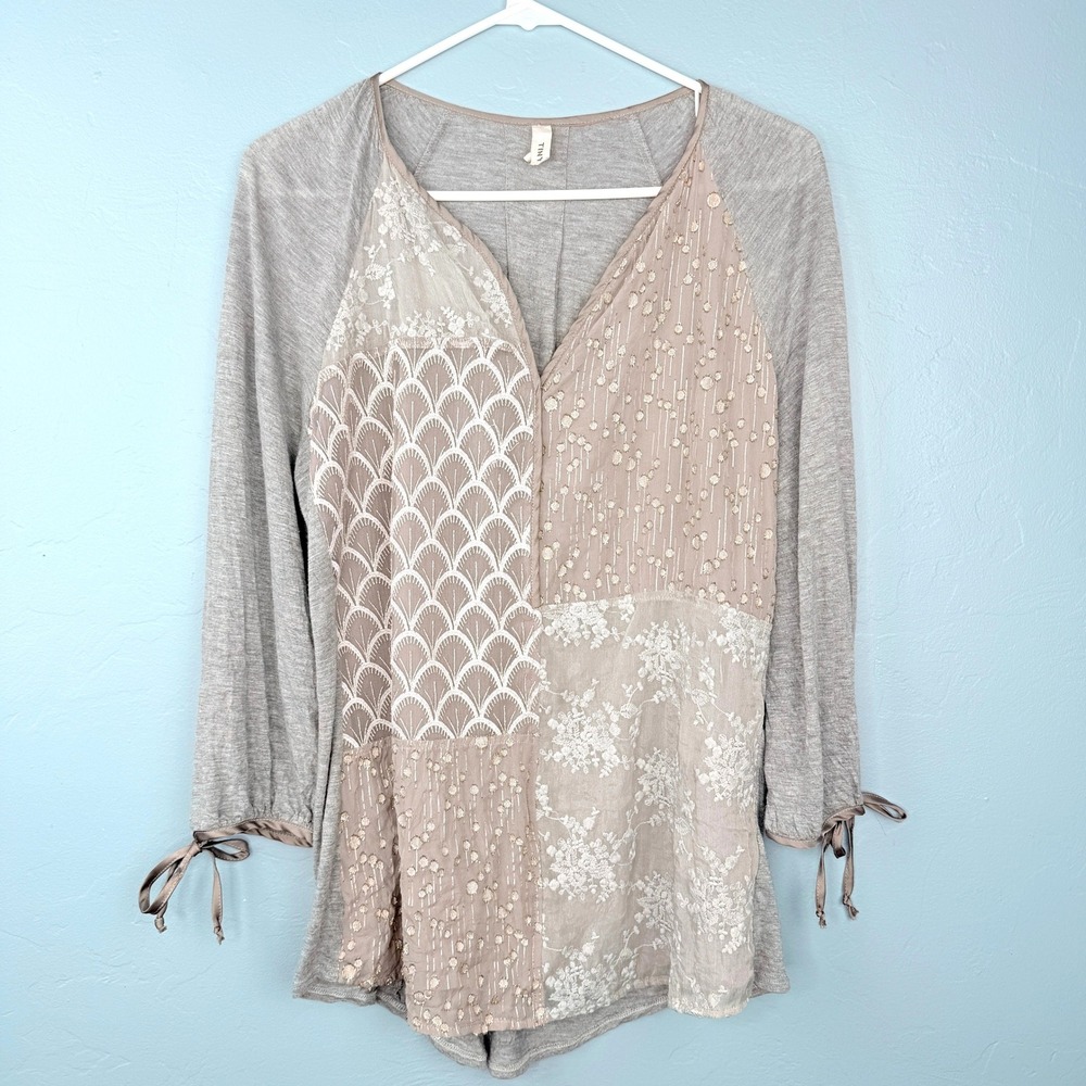 TINY Anthropologie Mixed Media Top Women Large Gray Patchwork Lace Silk Rayon